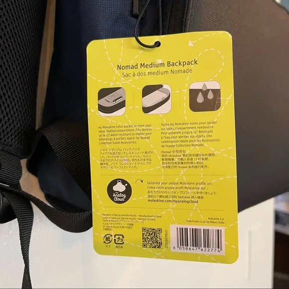 NWT Moleskine Nomad Navy/Black Backpack Medium - Picture 3 of 14